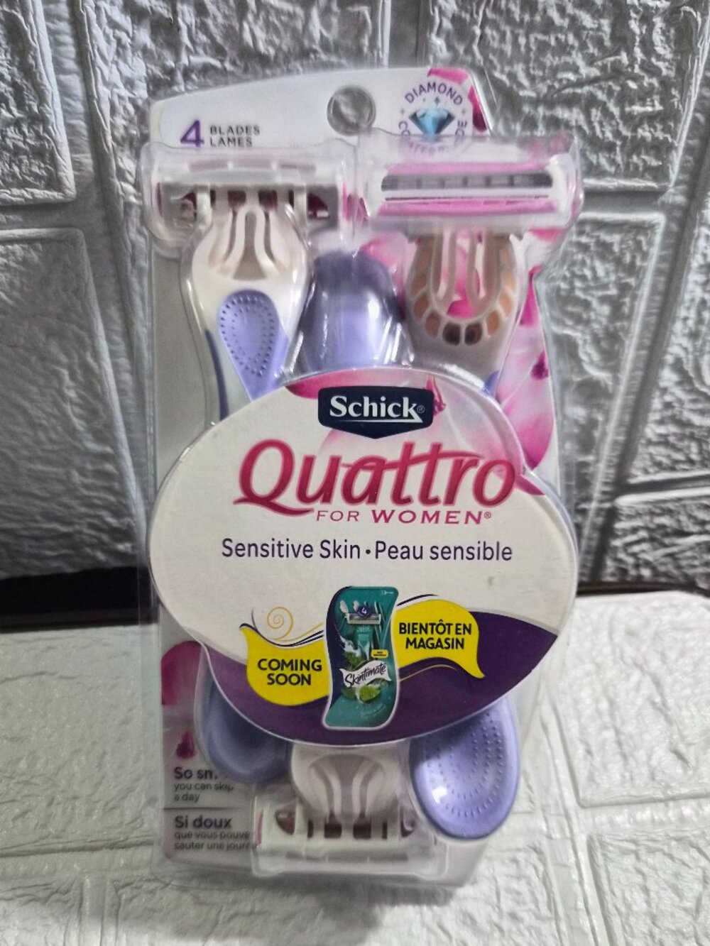 Schick Quattro for Women Sensitive Skin Disposable Razor 3 count sealed